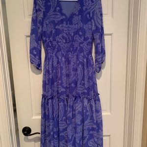 Just…Taylor dress, size 6, no stains or tears.  Excellent condition.